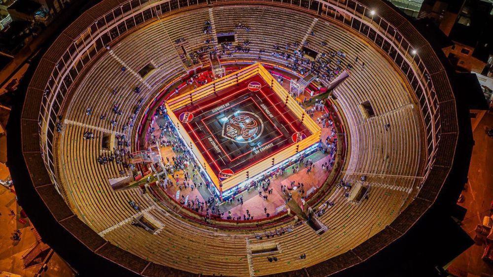 Ring de l'esdeveniment Pizza Combat en la Plaça de Bous d'Alacant