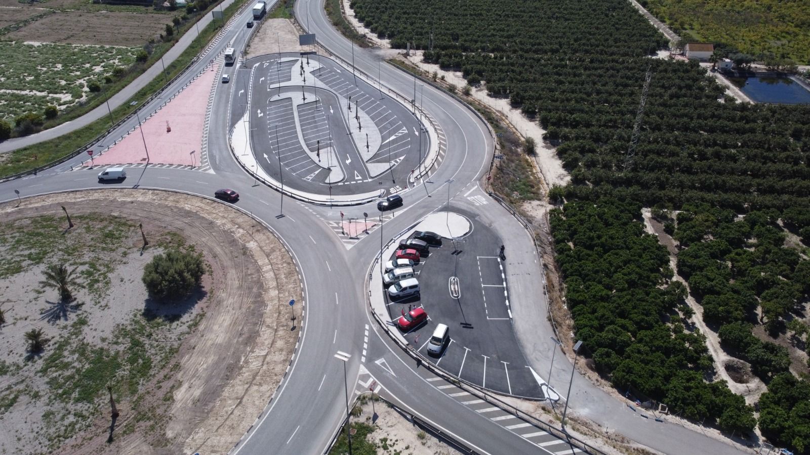Aparcamiento de la CV-930 en Orihuela