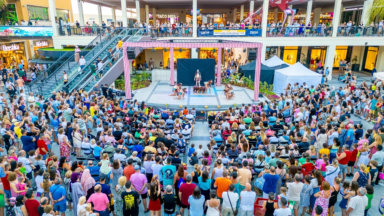 Un esdeveniment massiu en el centre comercial Zenia Boulevard