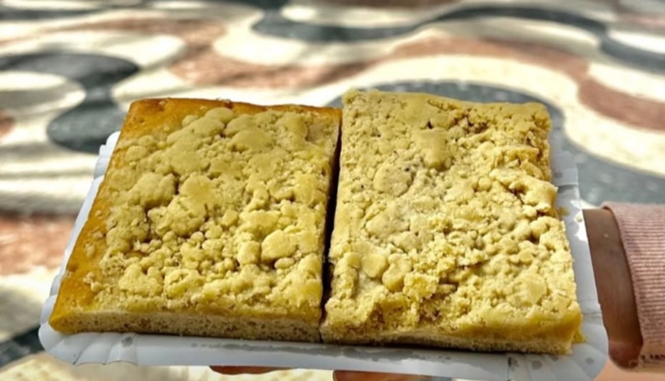 Coca de mollitas de Alicante