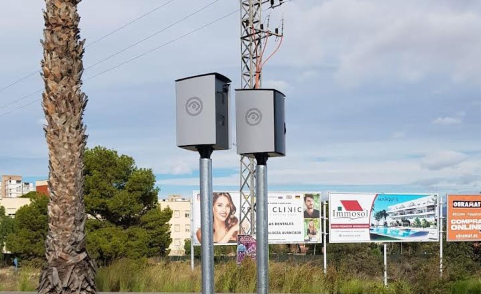 Radares situados en la avenida Caja de Ahorros de Alicante