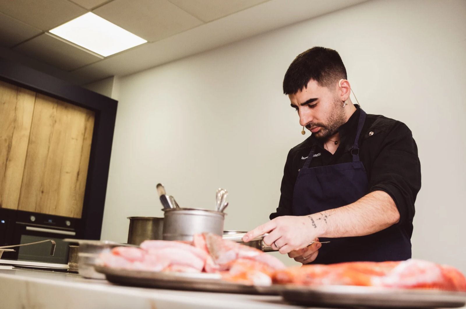Showcooking de un chef del Nou Manolín en Alicante (Foto: Sergio Gallegos)