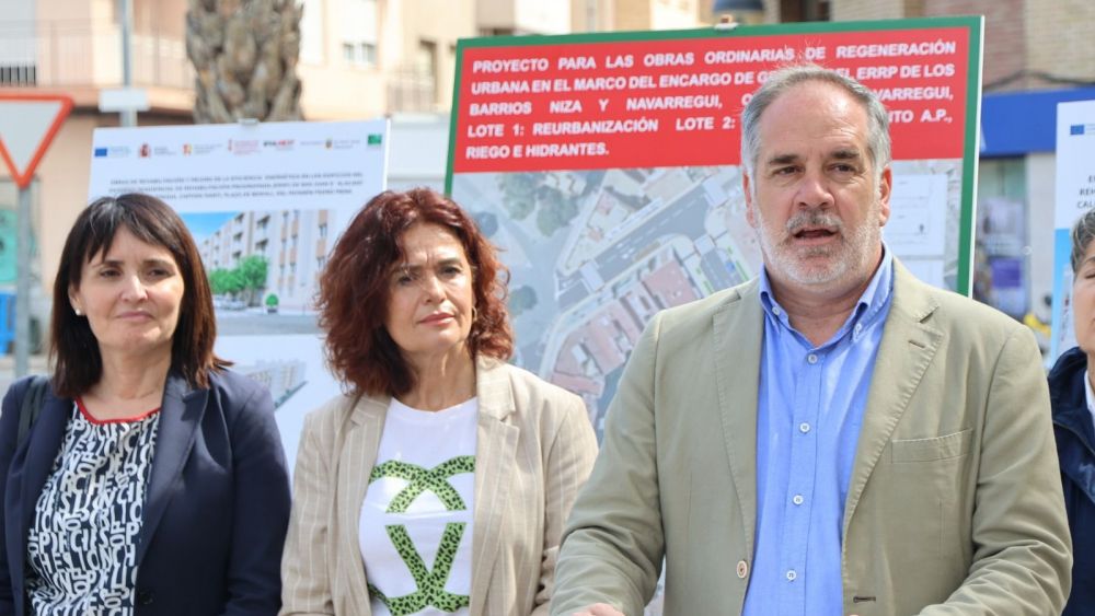El alcalde Santiago Román presenta el proyecto de rehabilitación de los barrios El alcalde Santiago Román presenta el proyecto de rehabilitación de los barrios