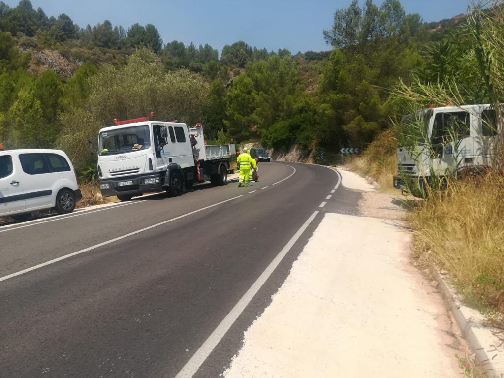 Treballs de millora en una carretera de la província d'Alacant