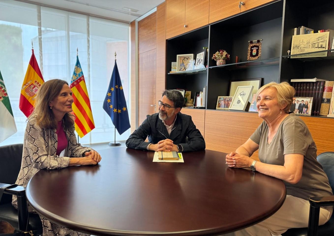 Reunió de l'alcalde amb la directora de l'Hospital de Sant Vicent