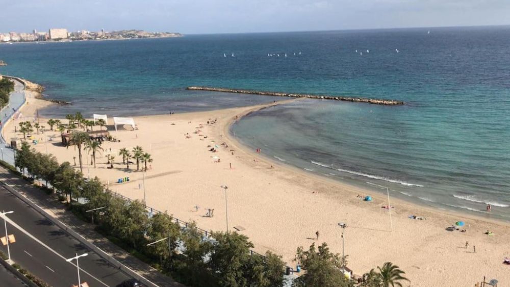 Espigón actual de la playa del Cocó Espigón actual de la playa del Cocó