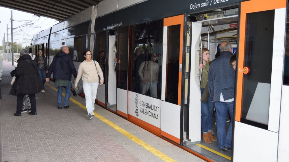 Viatgers en el TRAM Viatgers en el TRAM