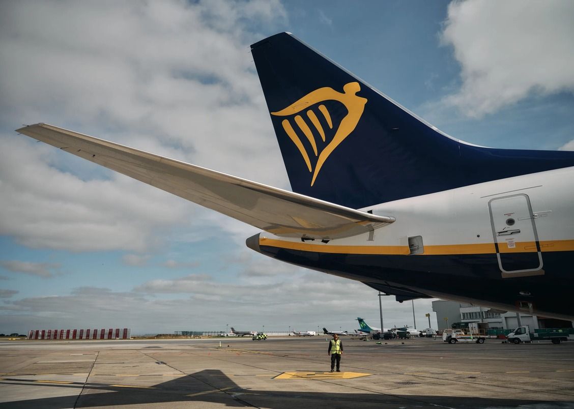 Avió de Ryanair en un aeroport