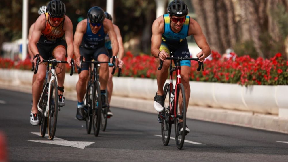 Participantes del triatlón de Alicante Participantes del triatlón de Alicante