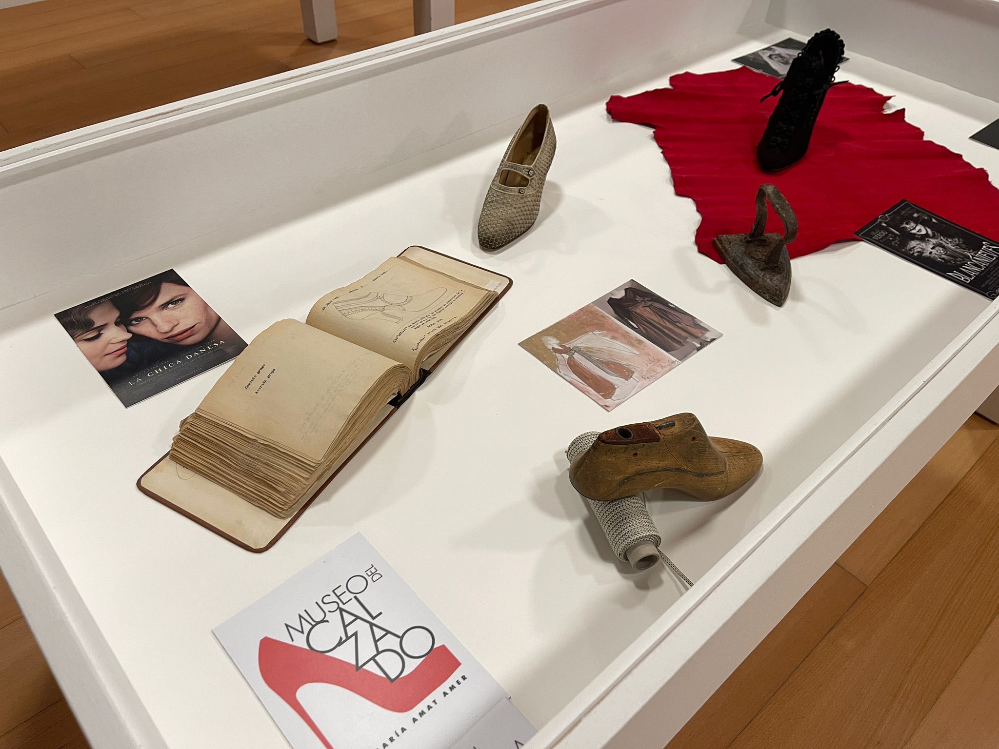 Exposición del Museo del Calzado en el MACA de Alicante