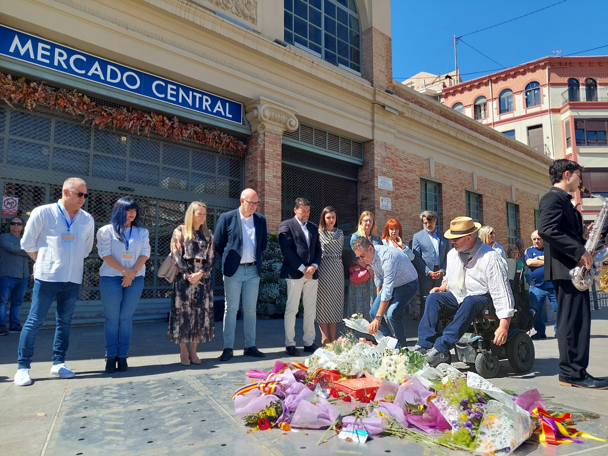 Homenaje a las víctimas del bombardeo del Mercado Central de Alicante