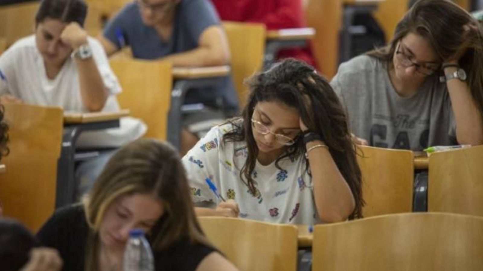 Un examen de selectivitat en la Universitat d'Alacant
