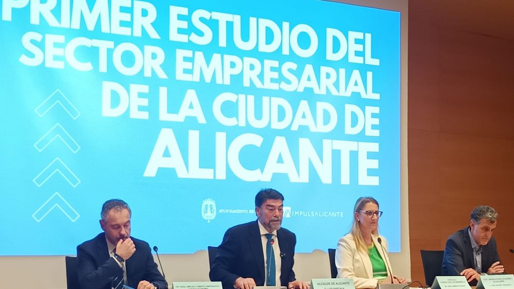 El alcalde Luis Barcala presenta el Estudio Económico de los Sectores Productivos de Alicante El alcalde Luis Barcala presenta el Estudio Económico de los Sectores Productivos de Alicante