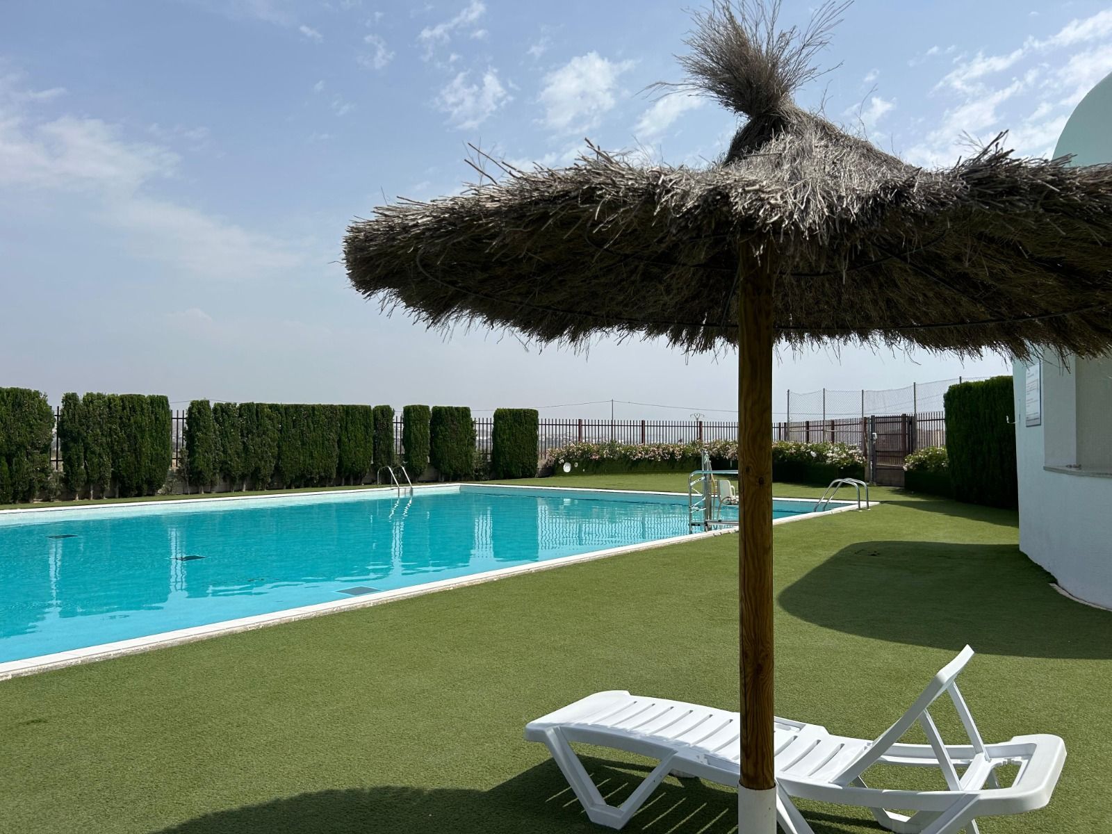 Una de las piscinas municipales de Elche