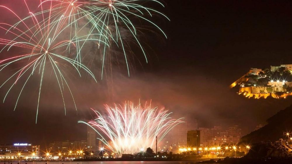 Fuegos Artificiales de Alicante Fuegos Artificiales de Alicante