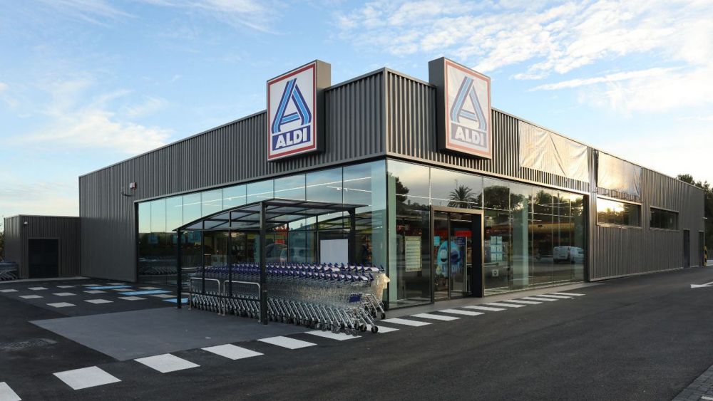 Fachada exterior del supermercado ALDI en Xàbia
