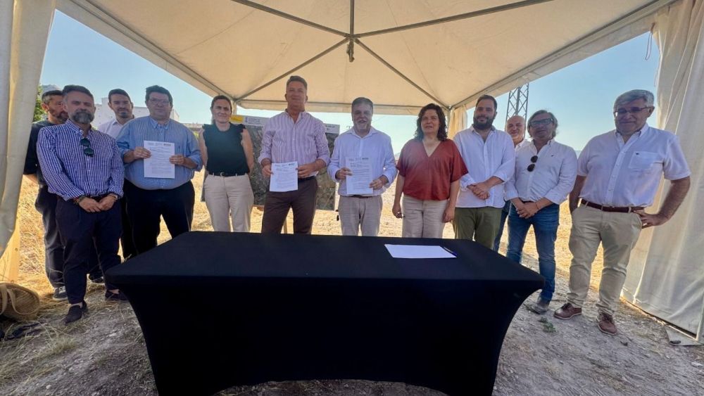 La Generalitat desbloquea el proyecto para suprimir el paso a nivel en Villena y comenzar la ejecución de la ronda tras el verano La Generalitat desbloquea el proyecto para suprimir el paso a nivel en Villena y comenzar la ejecución de la ronda tras el verano
