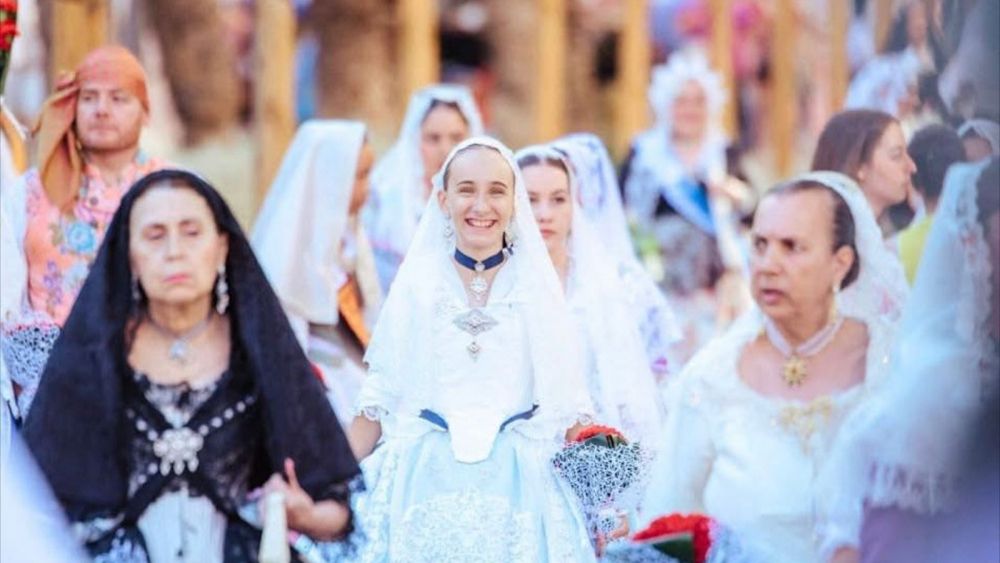 Ofrenda de Flores de las Hogueras de Alicante