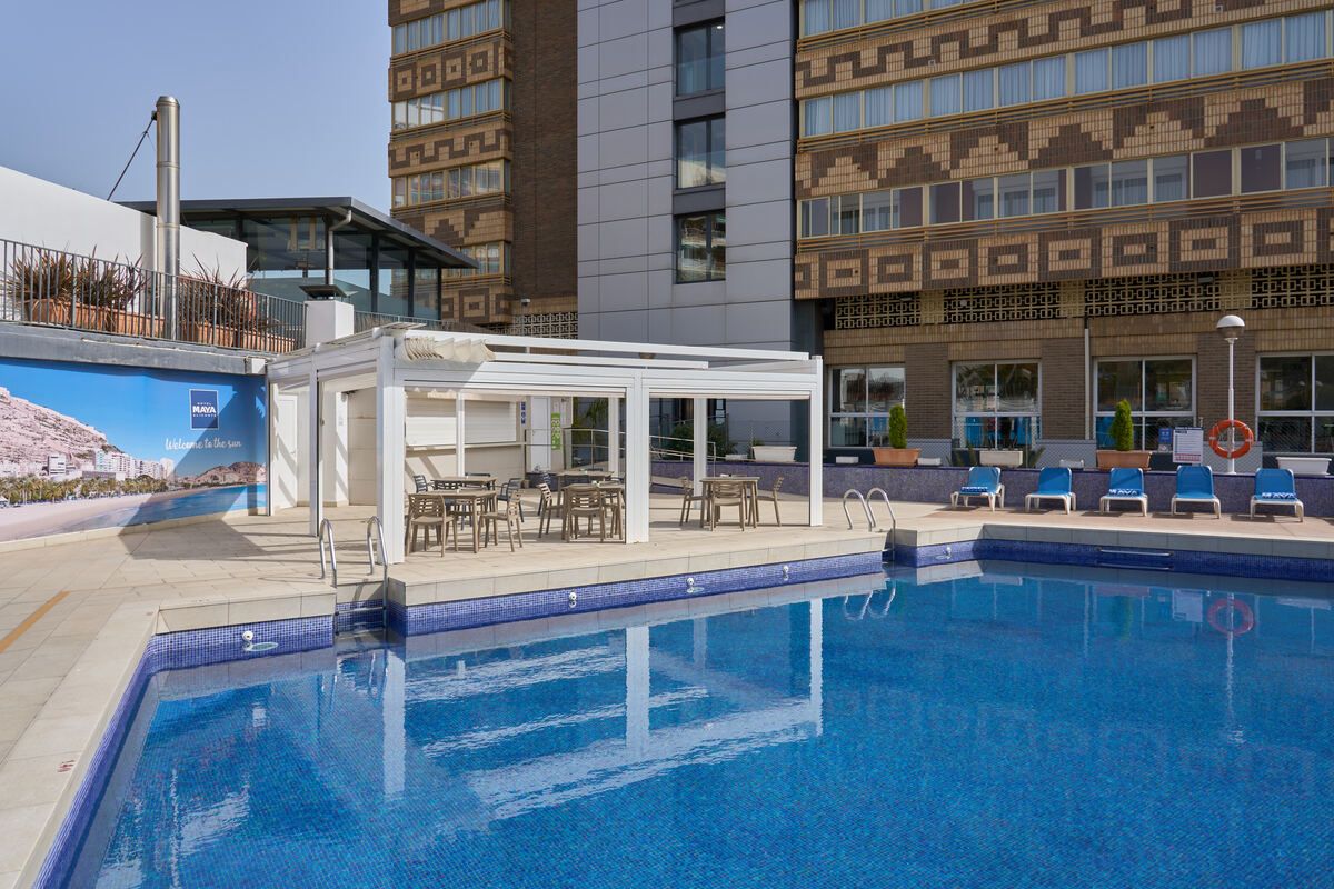 Piscina de l'Hotel Maya a Alacant