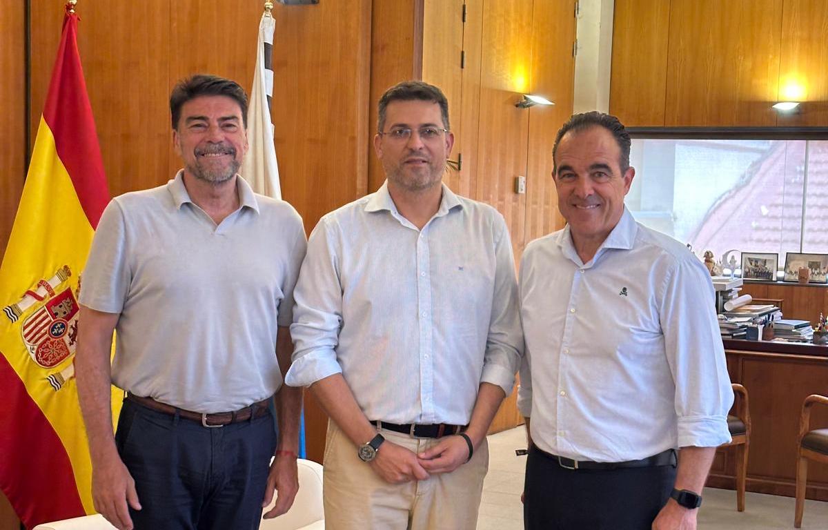 Colaboración entre el Ayuntamiento de Alicante y la Diputación de València para ceder el asistente virtual ALI