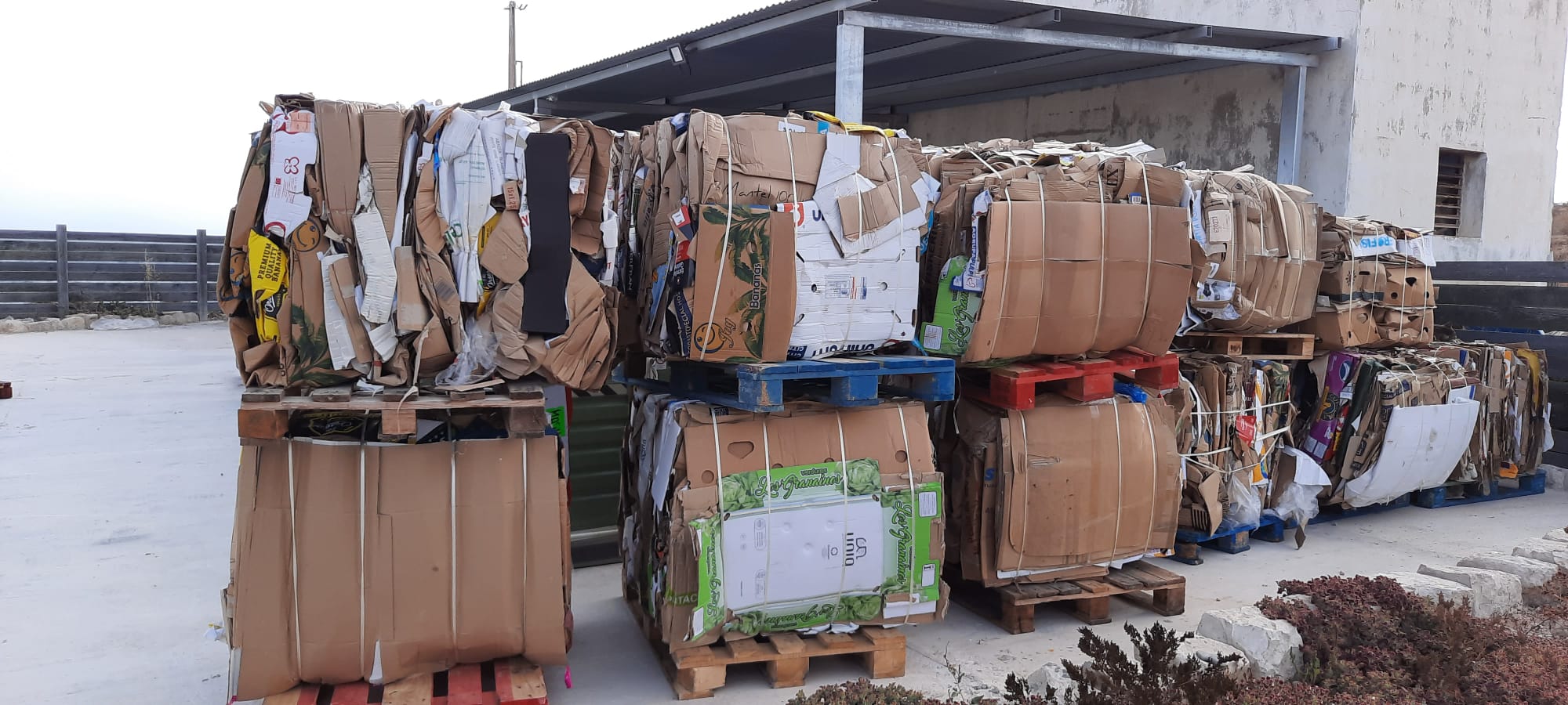 Compactació de residus a Tabarca