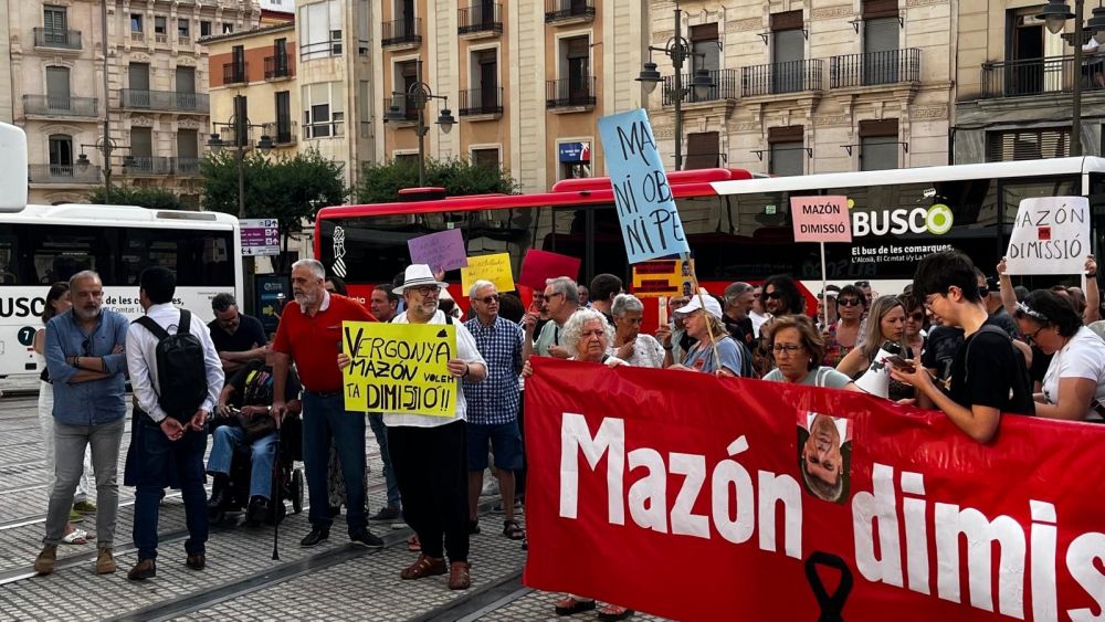 Protesta contra la implementación de las nuevas líneas de autobús Protesta contra la implementación de las nuevas líneas de autobús