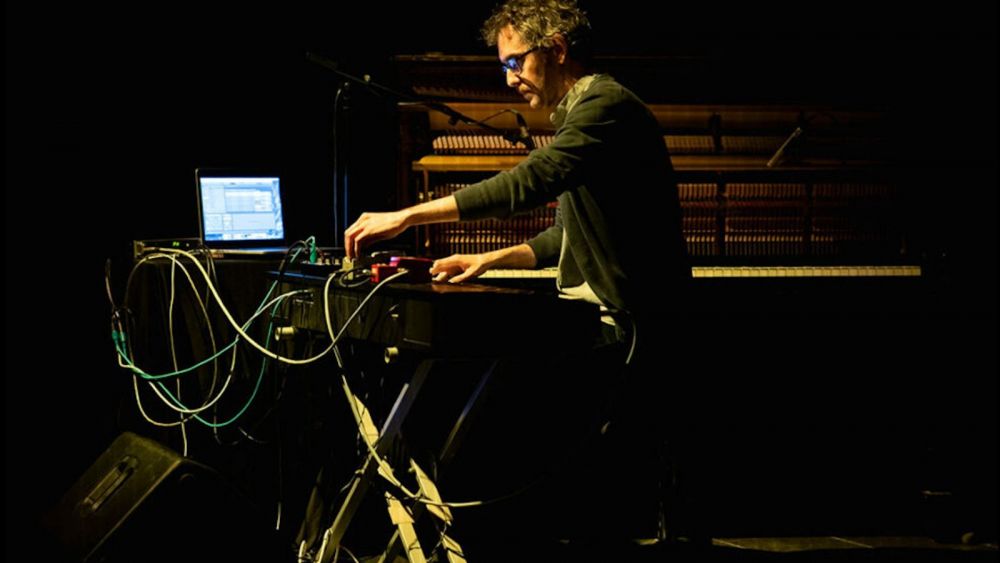 El compositor y artista sonoro Carlos Izquierdo El compositor y artista sonoro Carlos Izquierdo