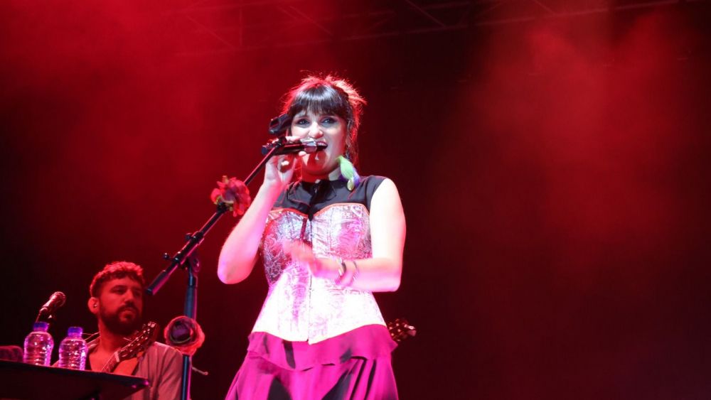 La artista manchega Rozalen en concierto La artista manchega Rozalen en concierto