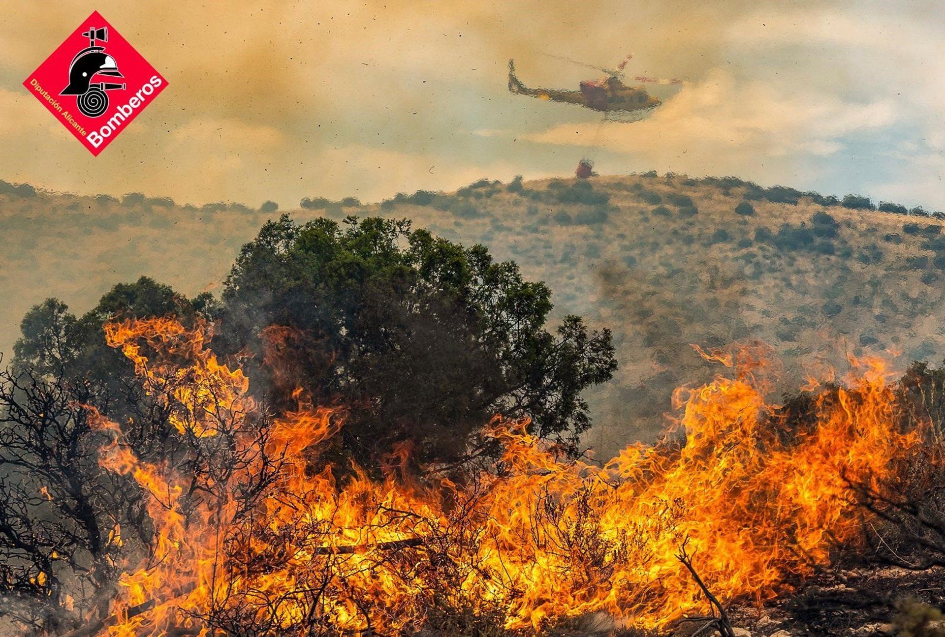 Incendio entre Ibi y Alcoy