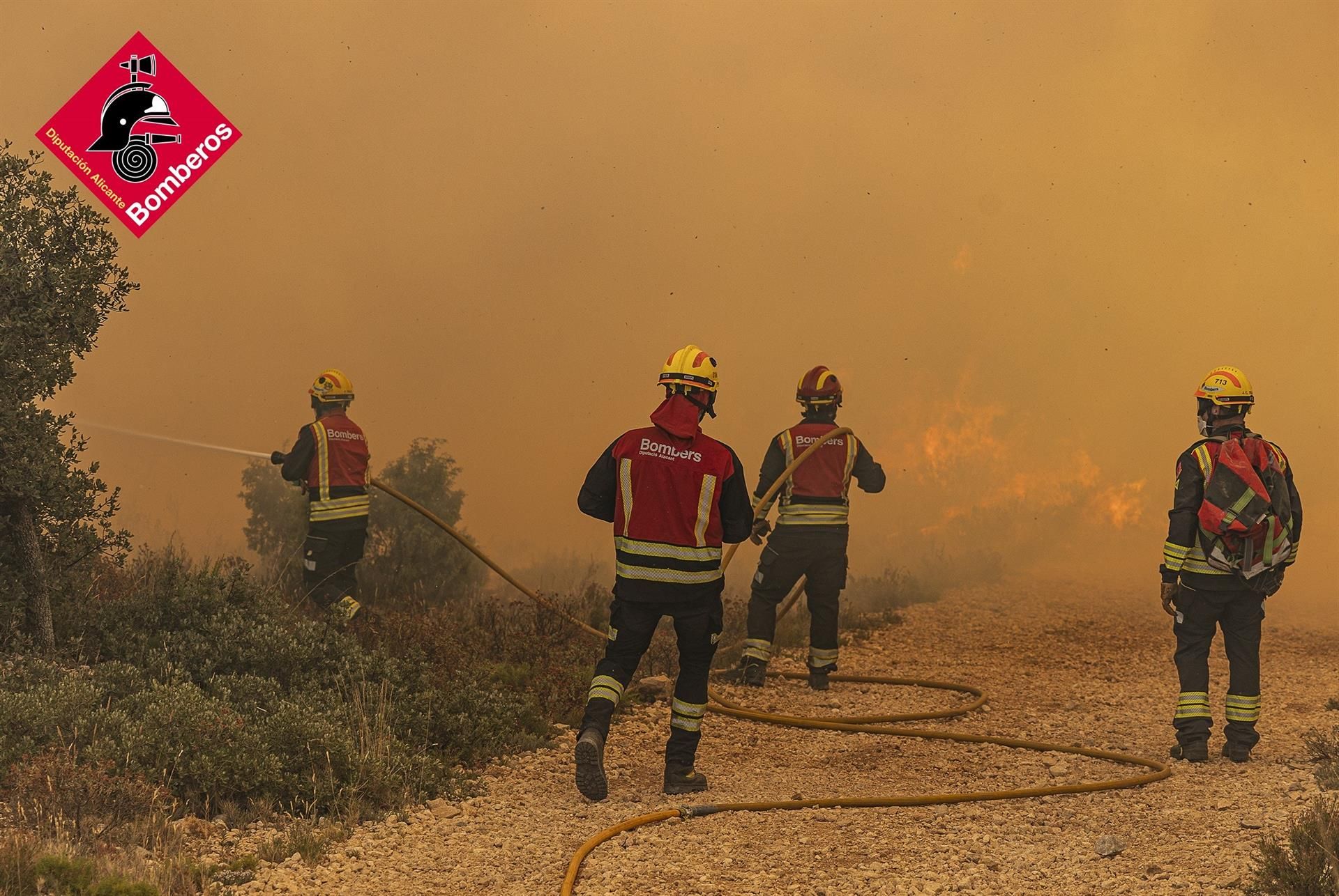 El consorcio de bomberos de Alicante en uno de los incendios de este fin de semana