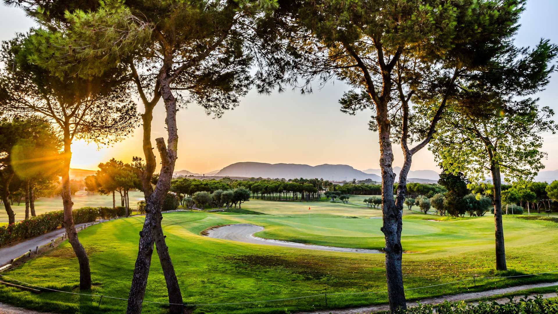 Hoyos del campo de golf de El Plantío, entre Alicante y Elche