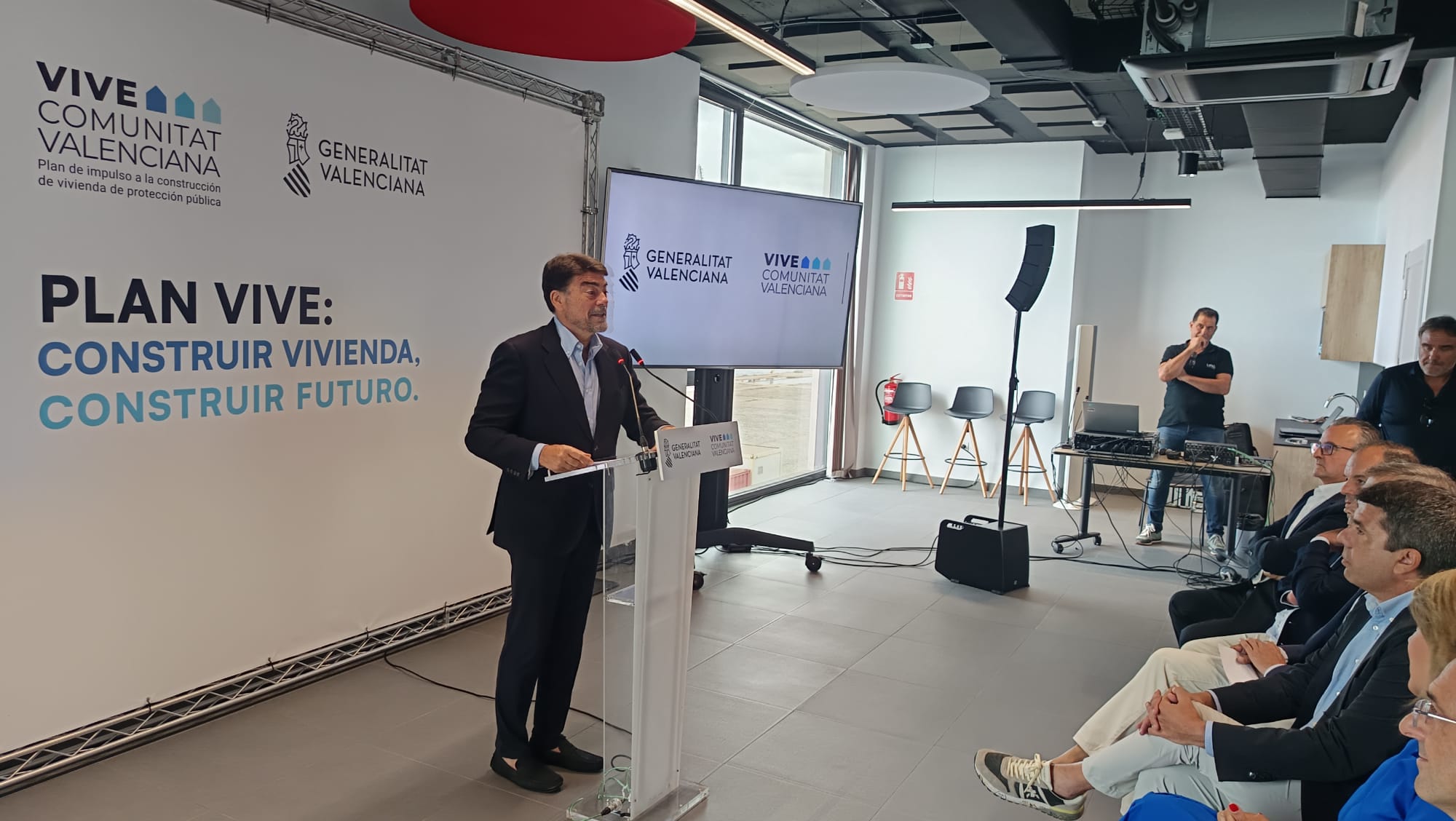 El alcalde de Alicante, Luis Barcala, en la apertura de la jornada sobre el Plan Vive de la Generalitat