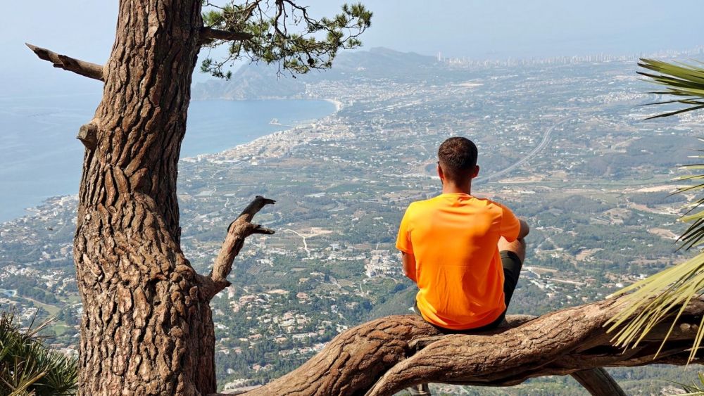 Vistas panorámicas del litoral desde la Sierra de Bèrnia