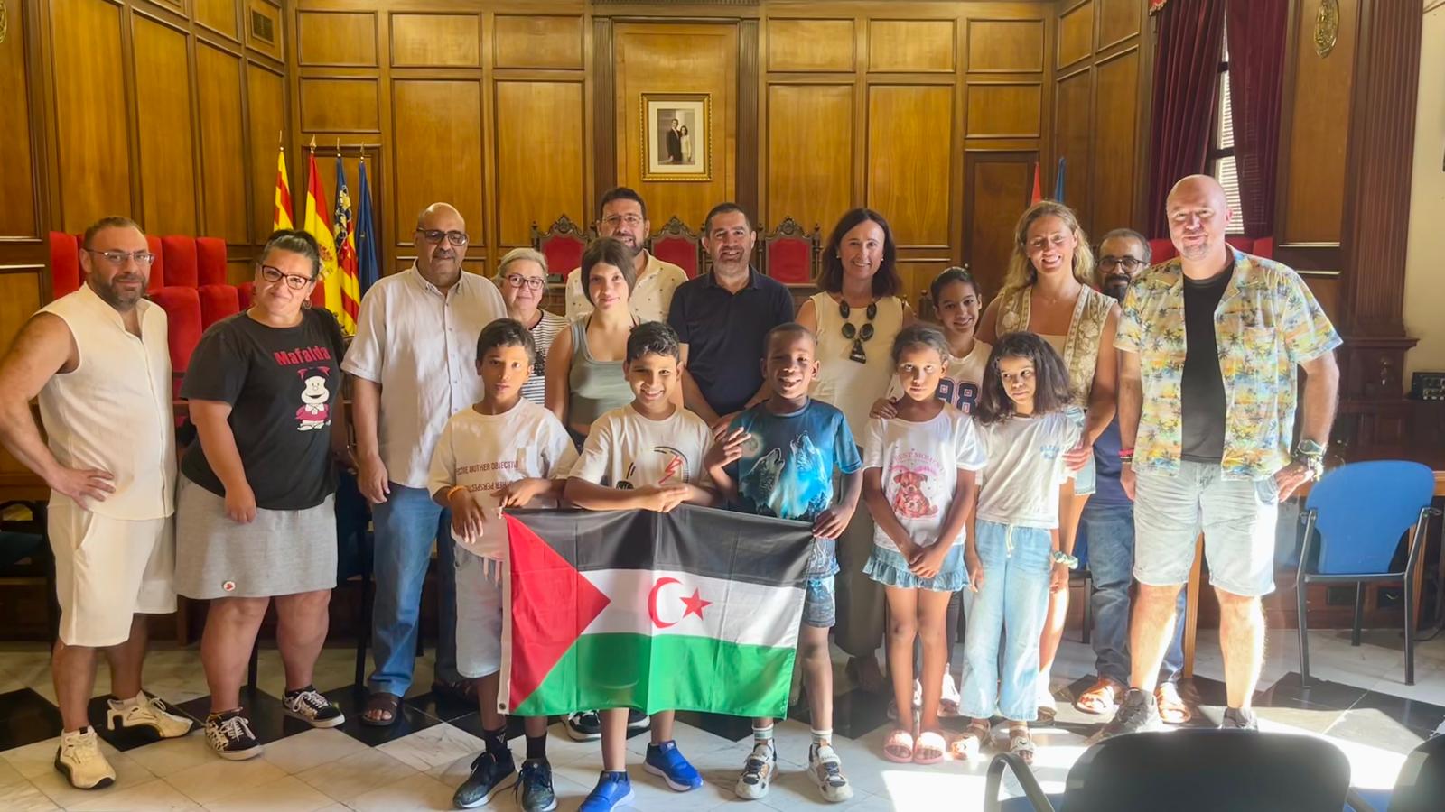 Recepció als cinc nens i nenes procedents dels Campaments de Refugiats Sahrauís