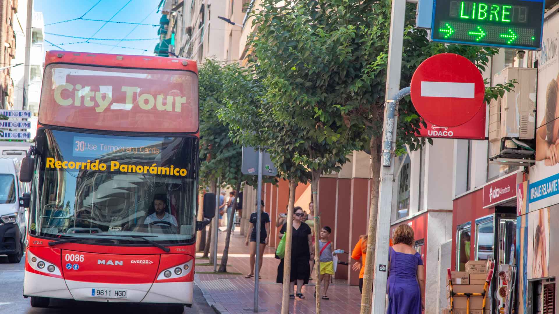 Imagen de un autobús en Benidorm