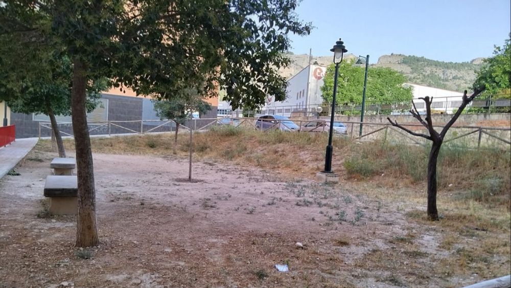 Zona verde de la avenida Carmen Vidal en Alcoy