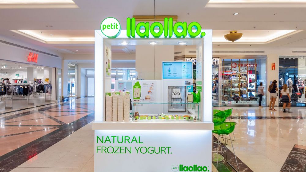 Pequeño establecimiento de 'Llaollao' en Plaza Mar 2 en Alicante Pequeño establecimiento de 'Llaollao' en Plaza Mar 2 en Alicante