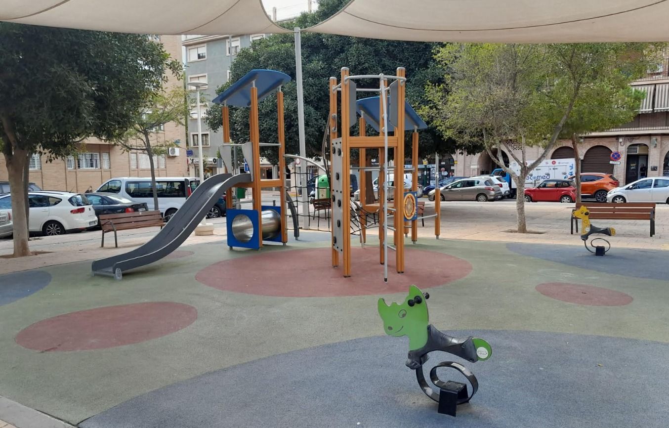 Área de juegos infantiles en un parque de San Vicente