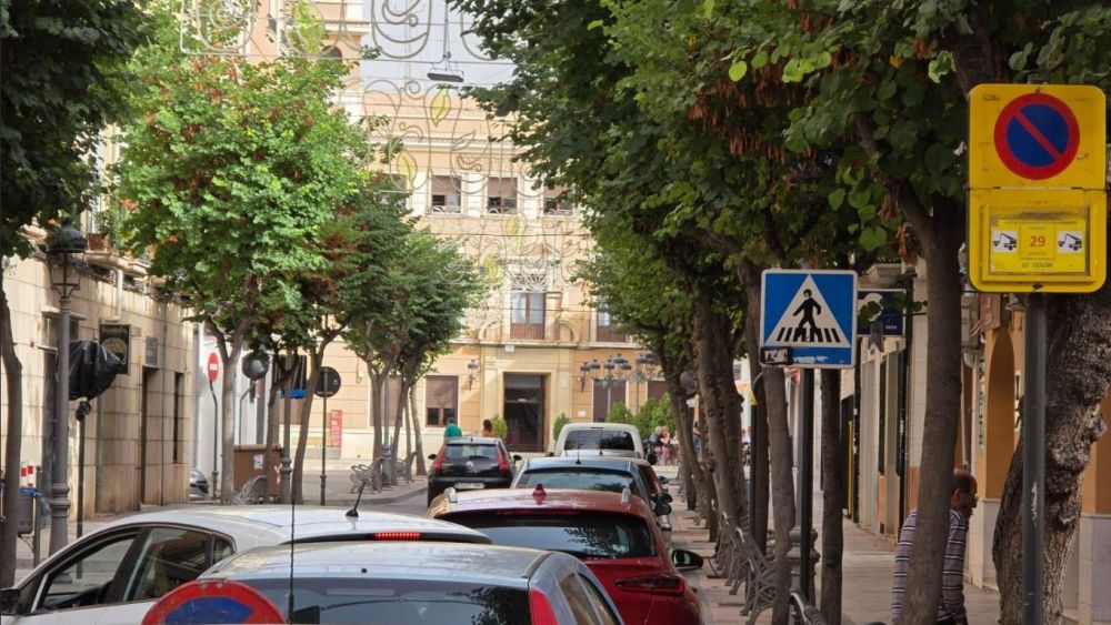 Calle Colón en el centro de Elda Calle Colón en el centro de Elda