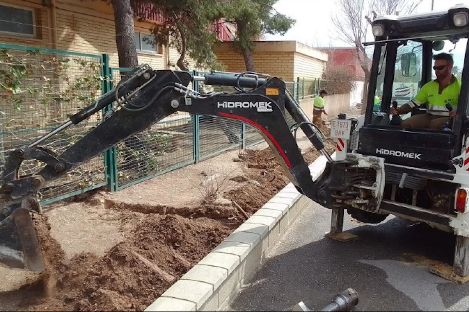 Reforma al pati d'un col·legi d'Alacant