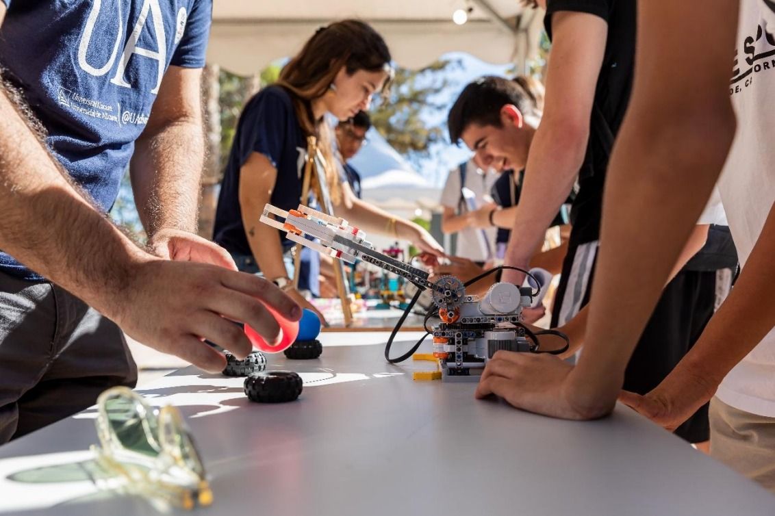 Taller de la 'Nit de la Investigaciò' en Alicante