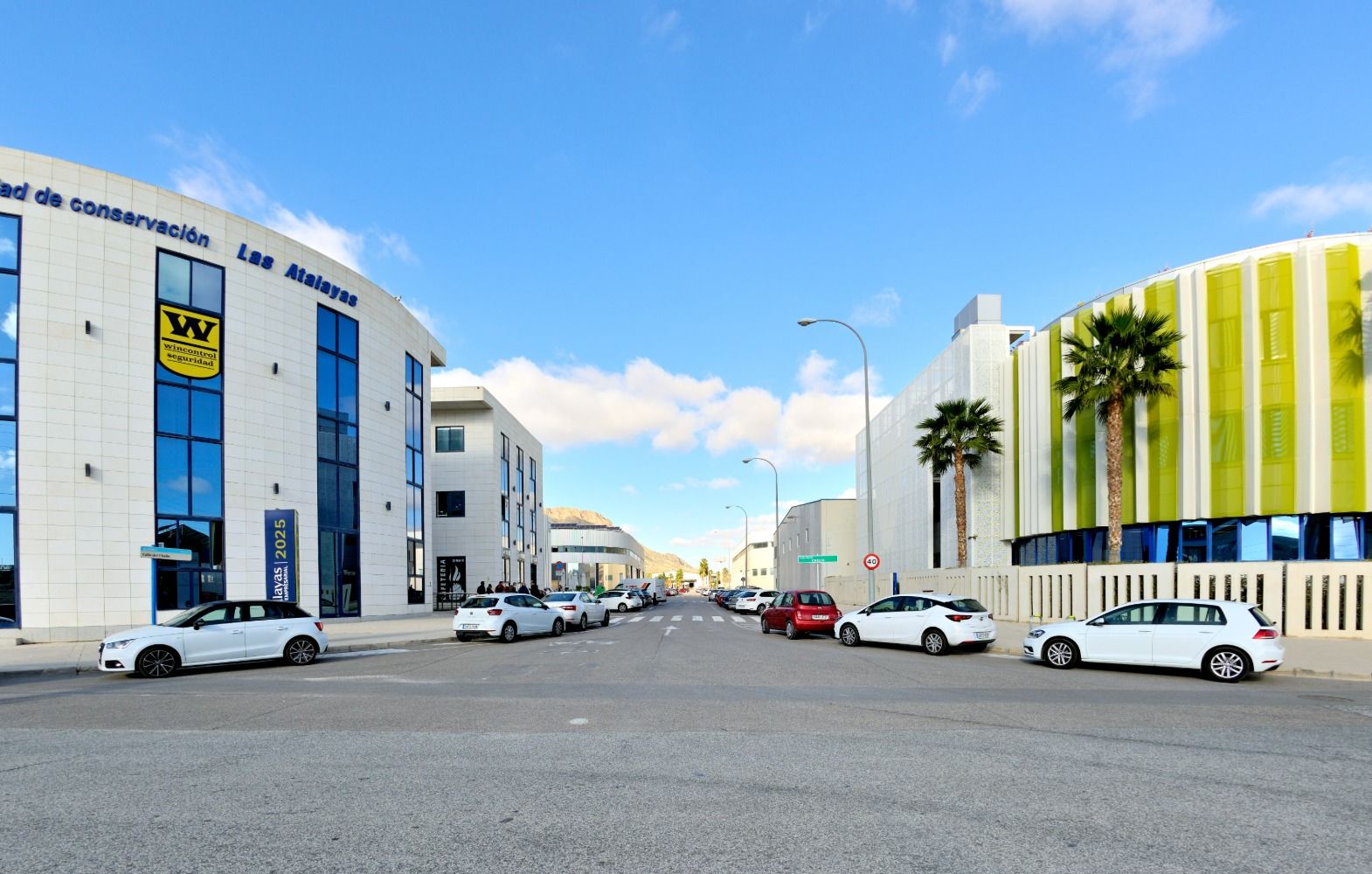 Un carrer del polígon industrial de Las Atalayas a Alacant