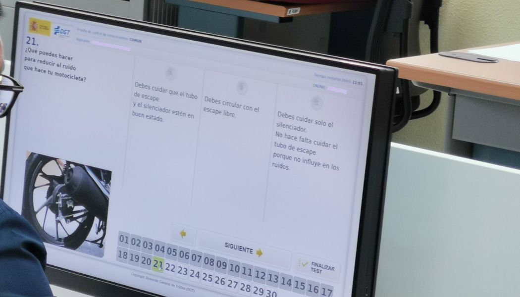 Imatge d'un examen teòric per al permís de conduir