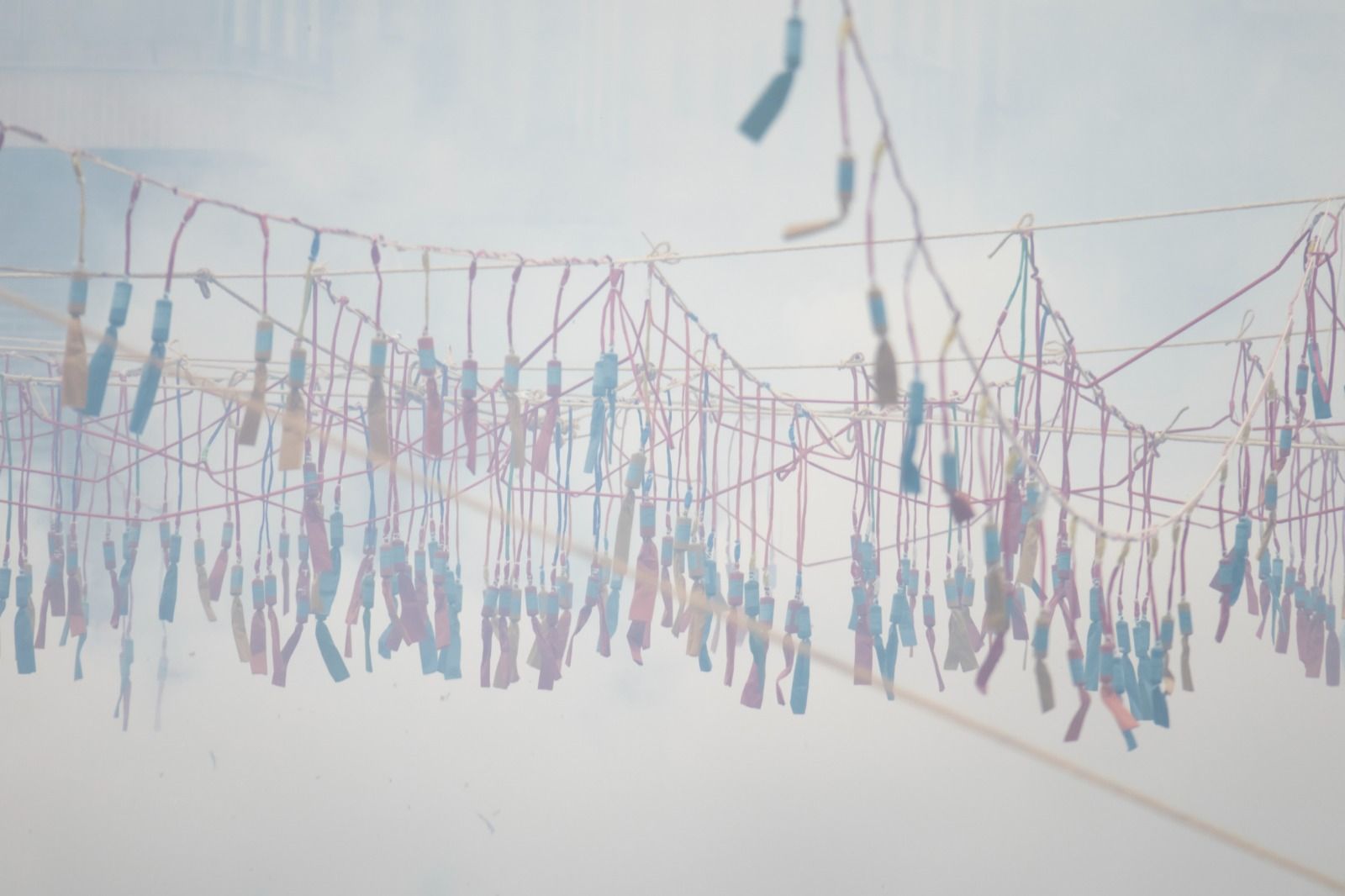 El fum difumina els cartutxos d'una mascletà a Alacant (Foto: Alberto Pardo Gómez) El fum difumina els cartutxos d'una mascletà a Alacant (Foto: Alberto Pardo Gómez)