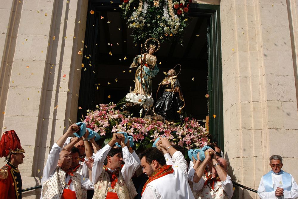 Romería de la Virgen de los Lirios a la Font Roja en Alcoy