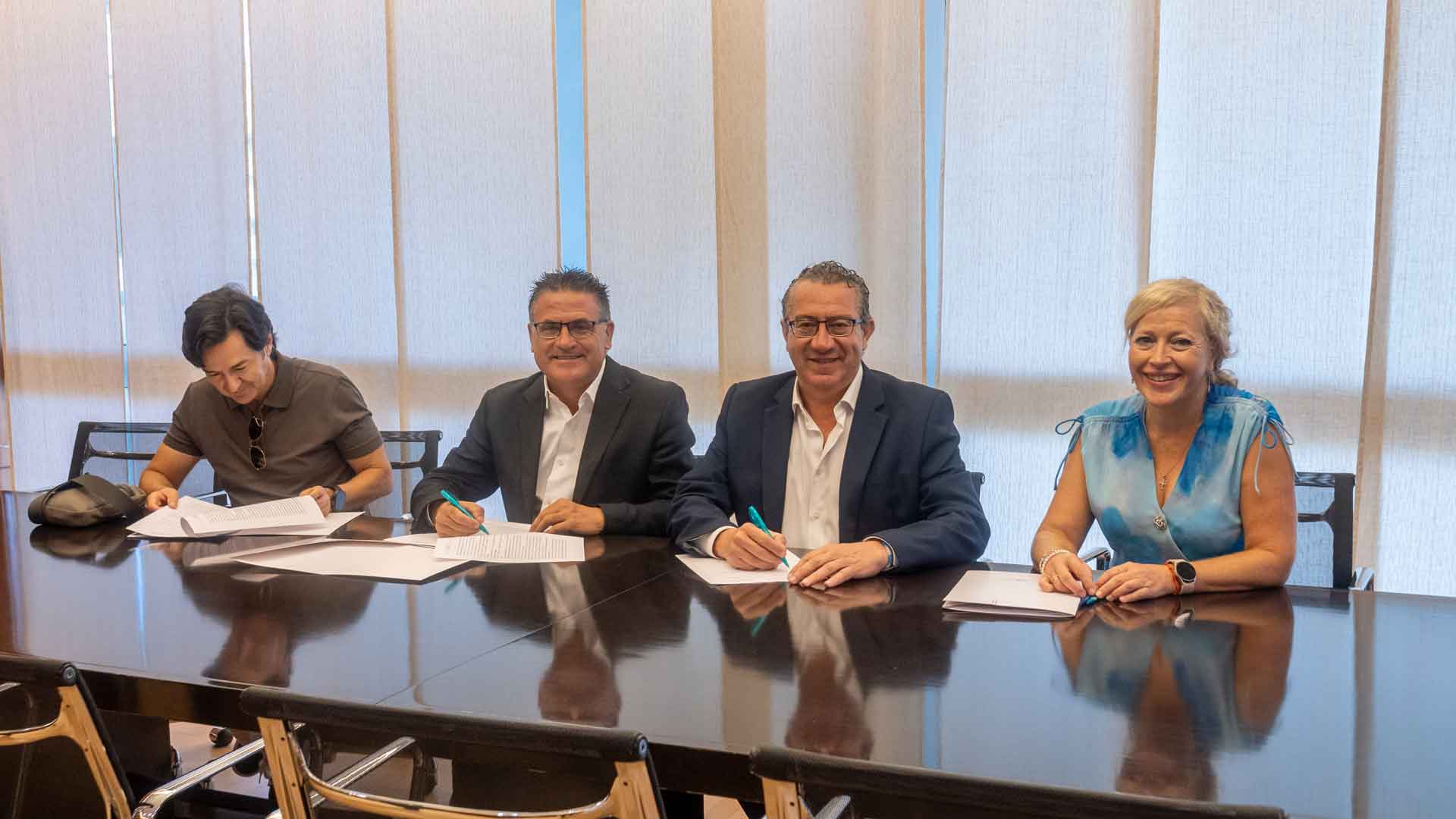 Firma del convenio del ecoparque de Benidorm