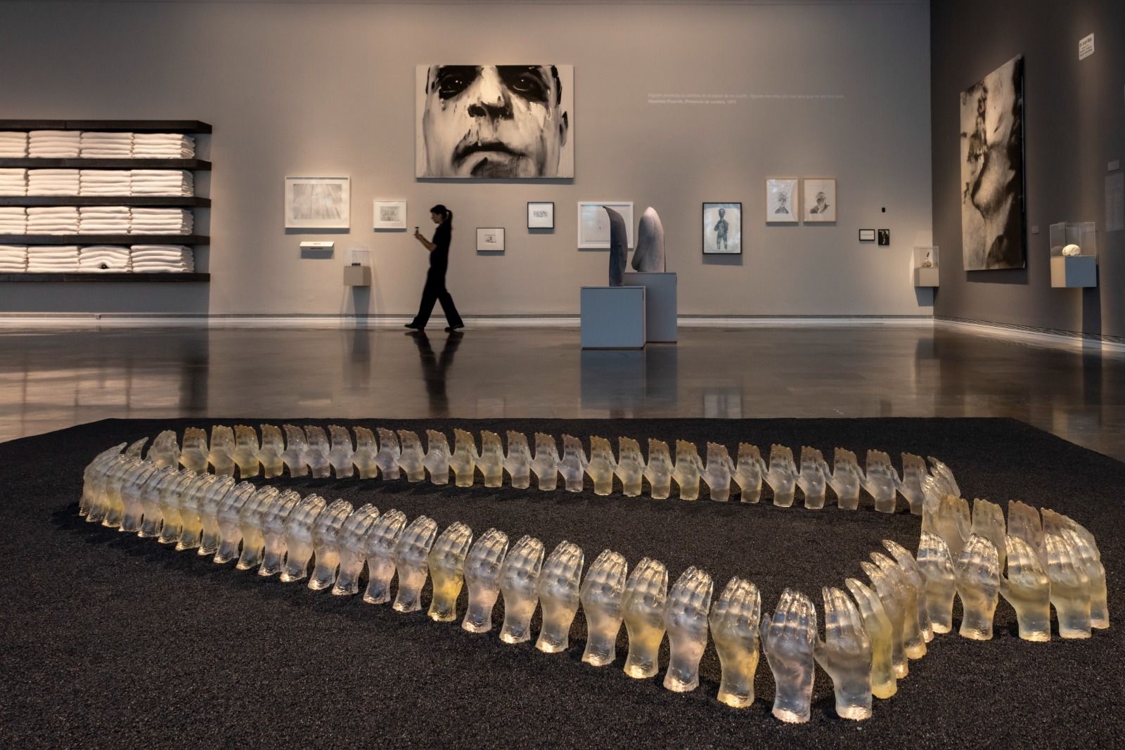 Exposición 'Habitar las Sombras' del IVAM