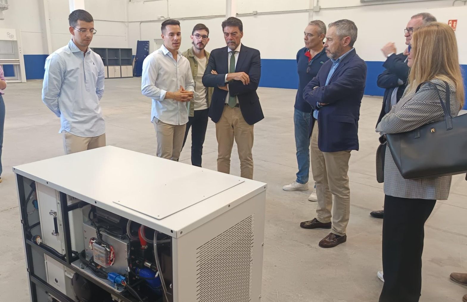 El alcalde de Alicante, Luis Barcala, visita la startup Hydros Power