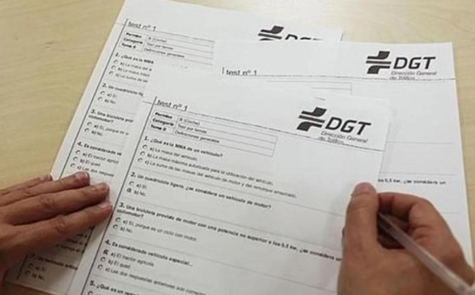 Examen teórico de conducir en papel