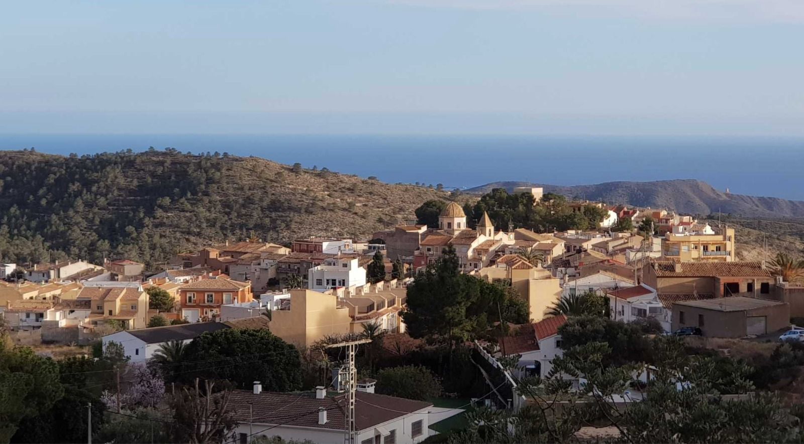 Imagen panorámica del municipio de Aigües de Busot en Alicante